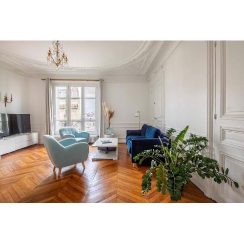 Stunning Parisian Getaway