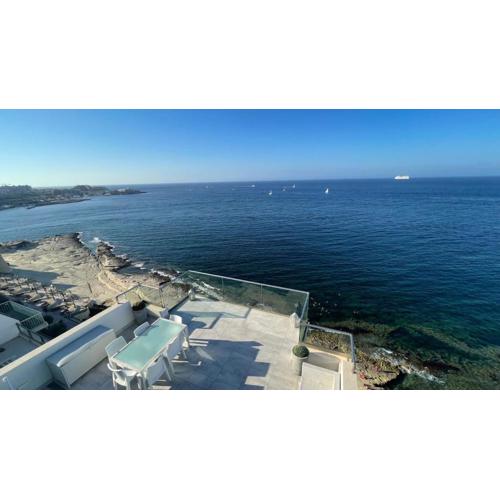 Stunning penthouse, 2 bedroom, heart of Sliema