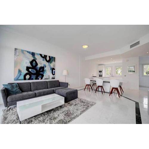 Stunning Penthouse in Golden Mile