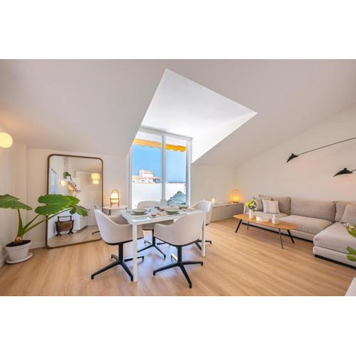 Stunning Penthouse with Terrace, Sea View and Parking