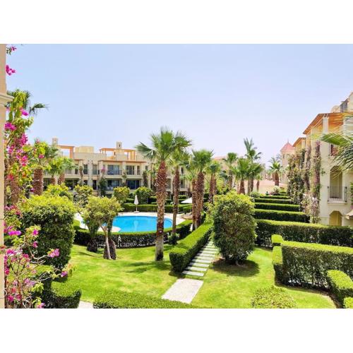 Stunning Pool View 1bed Private Beach Access, Veranda Sahl Hasheesh