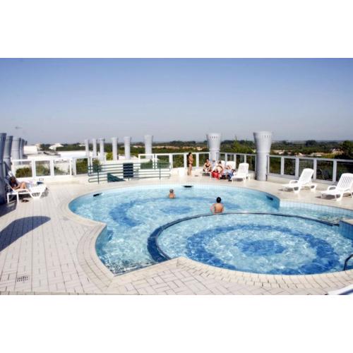 Stunning residence only 100m from the beach