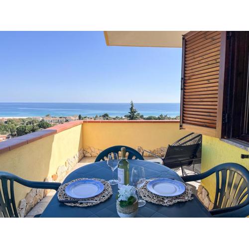 Stunning sea view -Wi-Fi and bbq 700m from the sea
