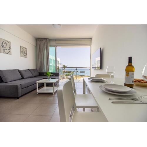 Stunning Sea-Views Apt, Protaras