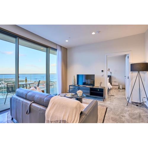 Stunning Seaview Mercury Tower Apartments - Luxurious Twin Units