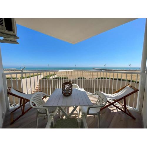 Stunning seaview terraced apartment