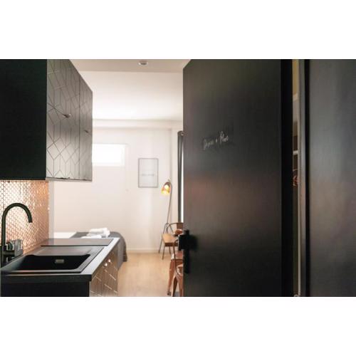 Stunning studio near Canal St Martin - DIVINE MOON