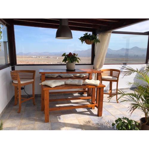 Stunning Views Private 5 mins to Beach Town Shops