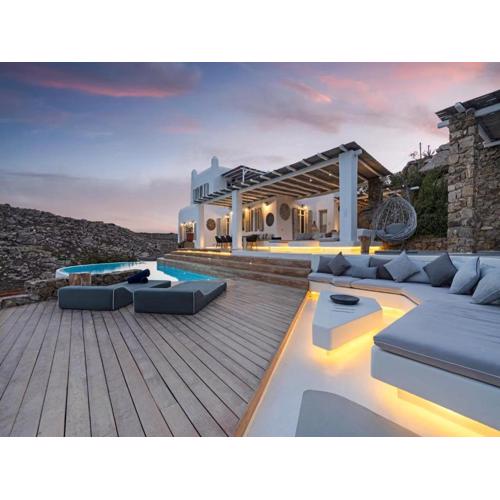 Stunning villa surrounded by lush greenery