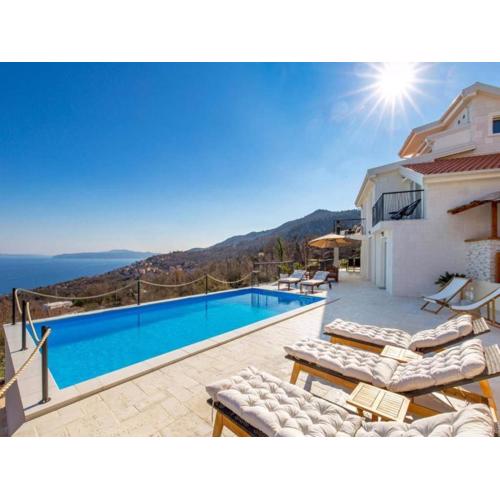 Stunning Villa With Panoramic View