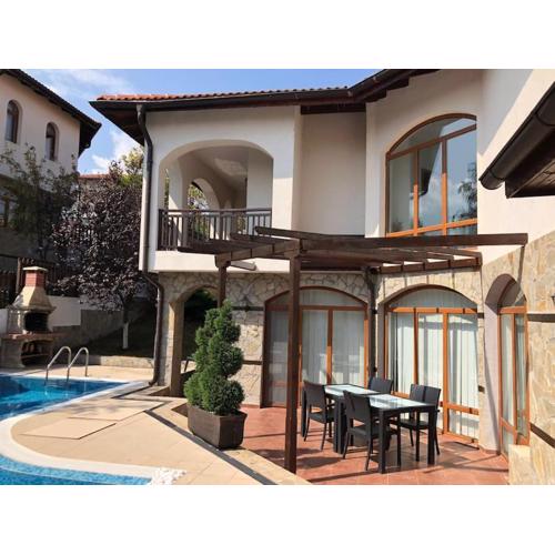 STUNNING VILLA with PRIVATE POOL