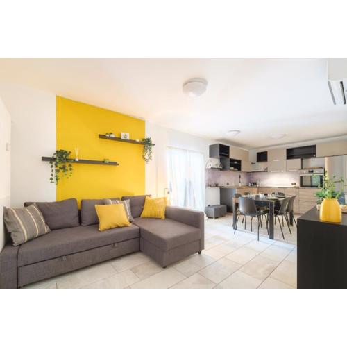 [Style and Comfort in the Heart of the City]