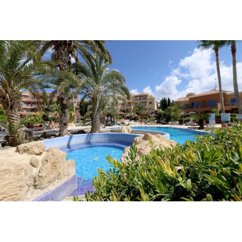 Stylish 1 bedroom apartment in Limnaria Gardens
