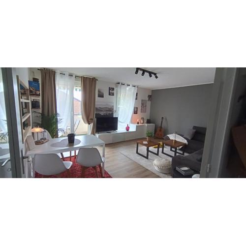 Stylish 1-bedroom flat with beautiful terrace , for a cosy Retreat