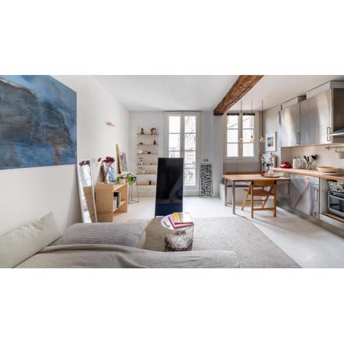 Stylish 1BD Duplex - Stunning Views near Louvre