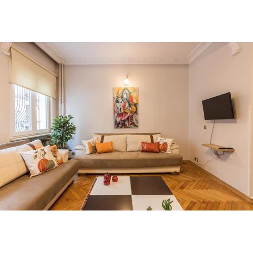 Stylish 1BR Near Taksim & Bosphorus w Great Design