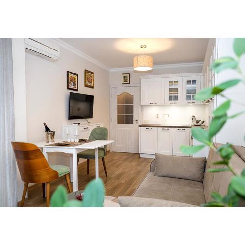 Stylish 1BR Steps from Sea Garden I Central Varna