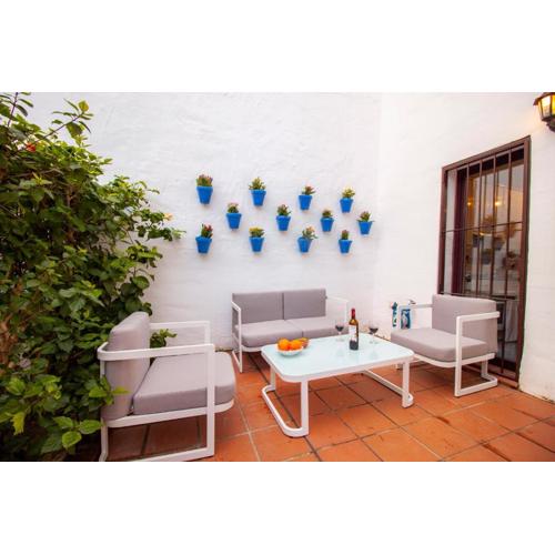 Stylish 2-Bed Duplex Townhouse, Full Kitchen, Access to Three Pools, Minutes from Puerto Banus, by \