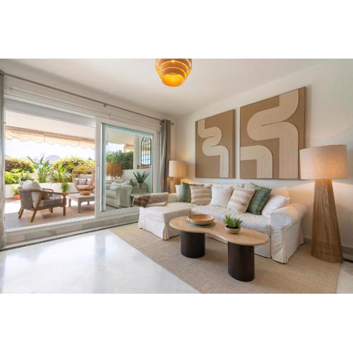 Stylish 2 bedroom, 2 bathroom apartment in Aloha, Nueva Andalucia