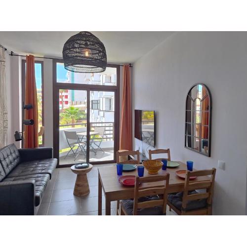 Stylish 2-Bedroom Apartment Yumbo