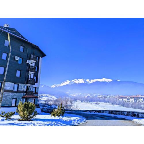 Stylish 2BD Apartment with Panoramic Mountain View by Flat Mаnager