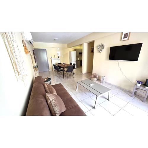Stylish 2BR Apartment with Balcony & Wi-Fi