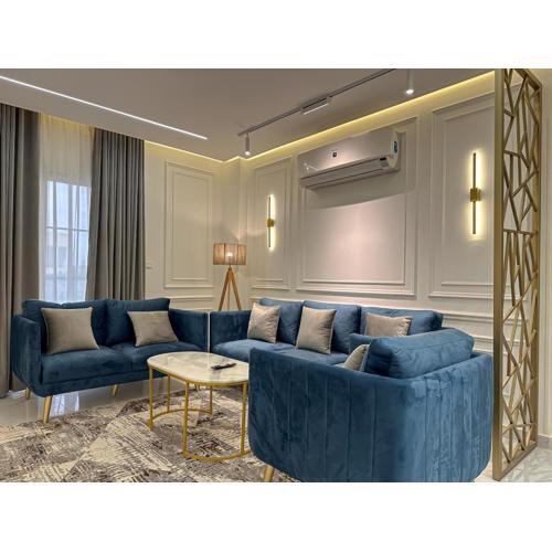 Stylish 2BR Apt Prime Location Near Waterway