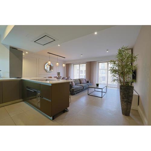 STYLISH 3 BED Partial SEAVIEW