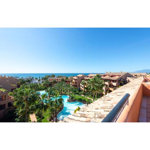Stylish 4 bedroom Penthouse Just Steps from Bahia Marbella Beach