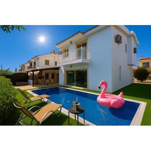 Stylish 4 Bedrooms Villa with Private Pool - 2 min walking to sandy beach