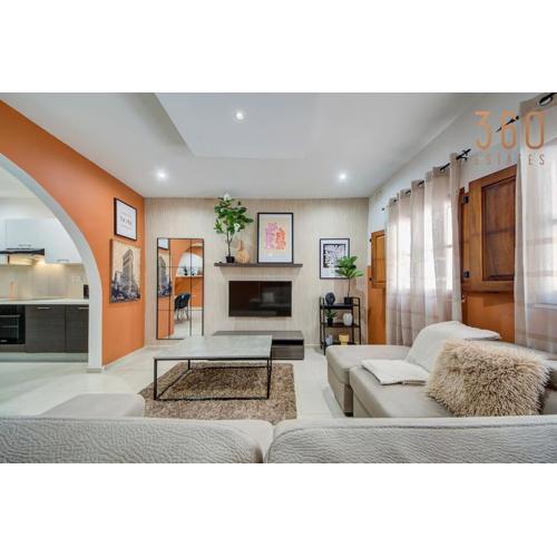 Stylish 4BR Apt in central part of St\
