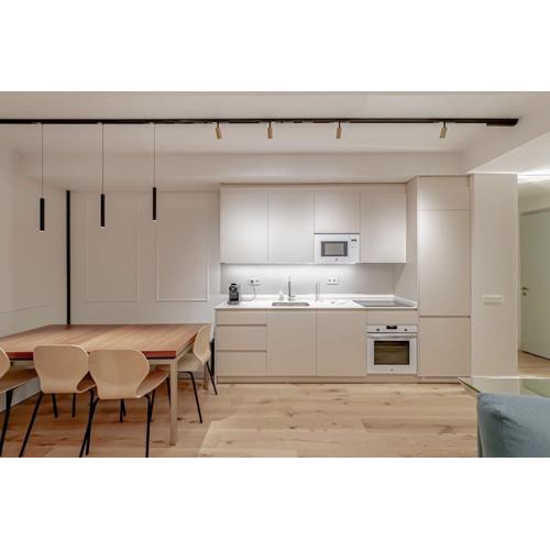 Stylish 5BR Flat with terrace