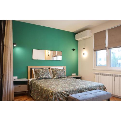 Stylish and Quiet Apt with Balcony