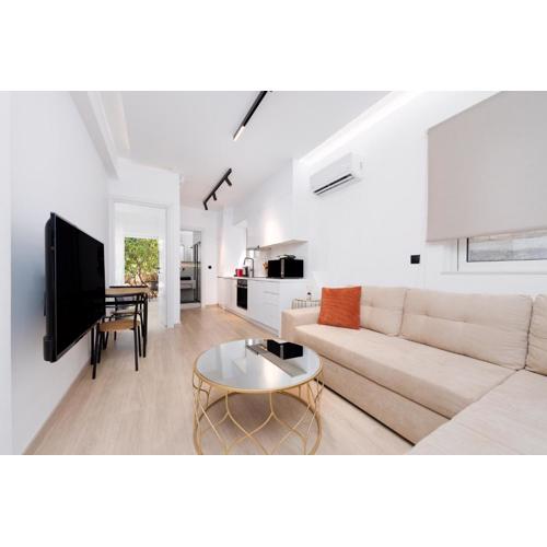 Stylish Apartment in Glyfada with Outdoor Patio