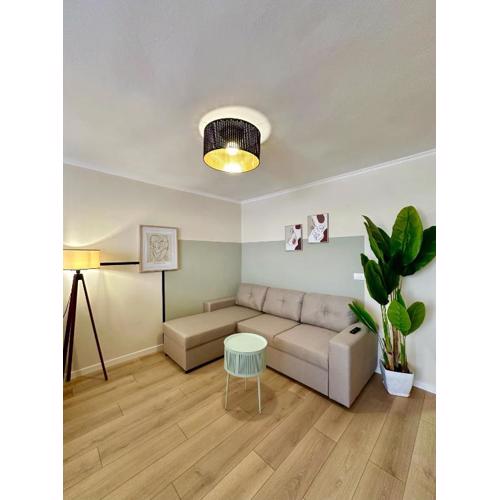 Stylish apartment near the beach- modern & comfort