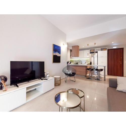 Stylish apartment next to metro and Acropolis