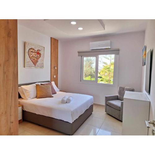 Stylish Apt Kato Paphos Close to Beach & Vibrant Harbor Life