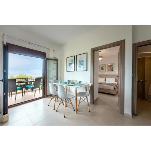 Stylish Bedsit Getaway at Kriopighi