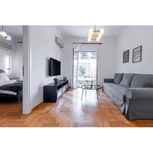 Stylish & Bright Flat Across Metro - 8\