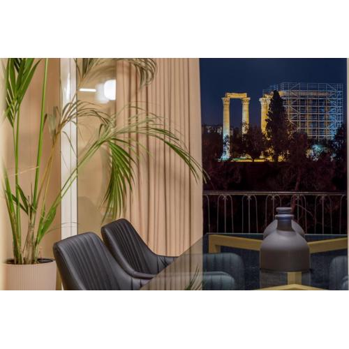 Stylish flat overlooking the temple of Zeus