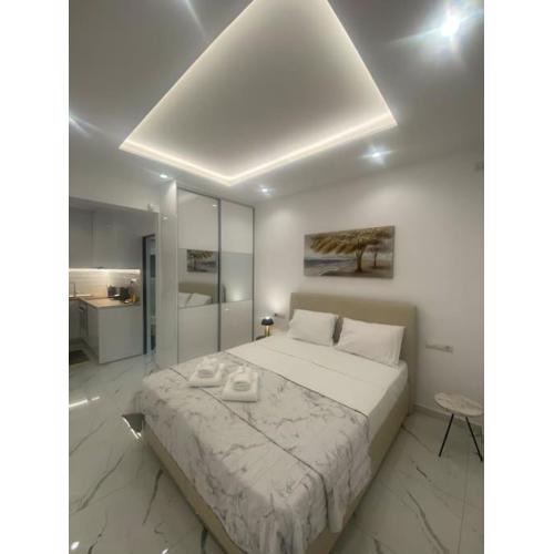 Stylish Gem Close to Acropolis