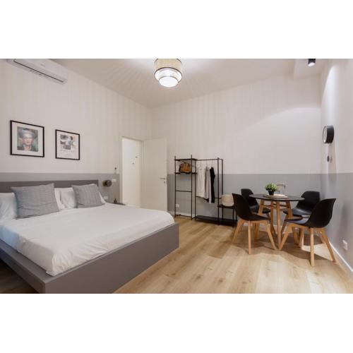 Stylish Gem in Historic Trieste for 4 guests