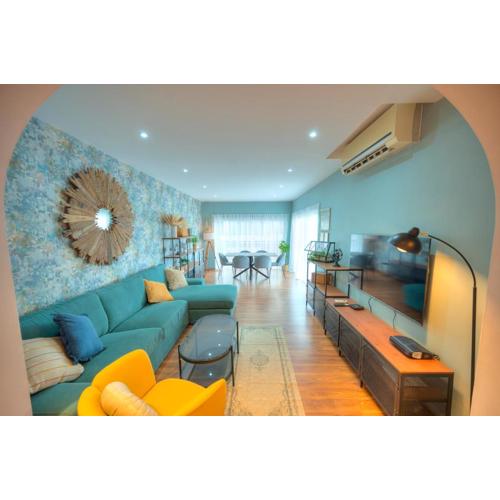 Stylish, large 3bedroom, seafront terrace GOSLM-13