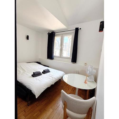 Stylish Loft Studio in Central Paris in Clery 4