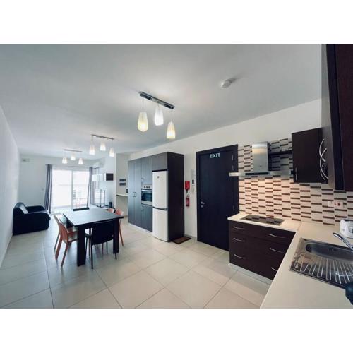 Stylish Modern Central Apartment 4 Paceville