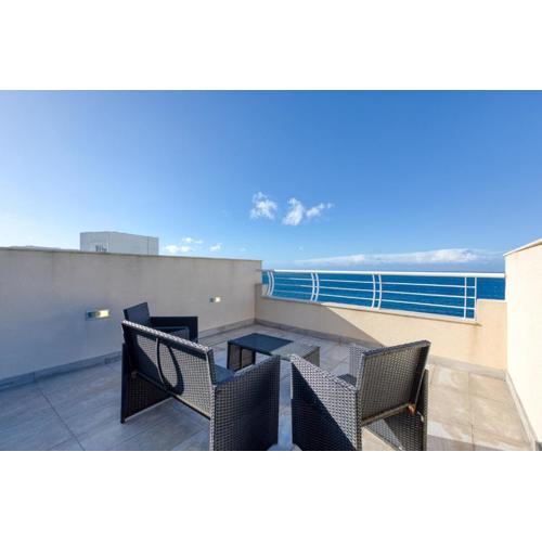 Stylish Penthouse Studio Bay Square 5