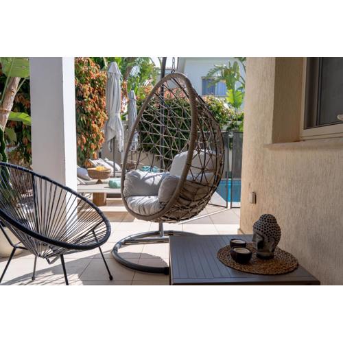 Stylish & Picturesque Oasis Anthorina 2