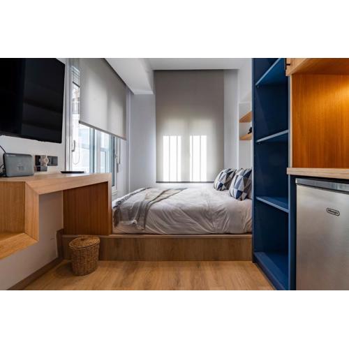 Stylish & Renovated Apartment-Heart of Psirri