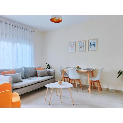 Stylish Retreat with Balcony, Steps to Seafront!