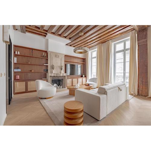 Stylish Rue des Rosiers Gem Brand New 2-Bedr